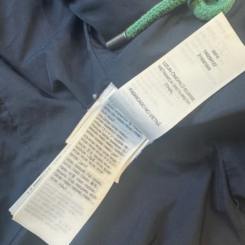 Detailansicht: Sourced limited accessories and clothes Abercrombie and Fitch green winter jacket – Logo, Nähte oder Material