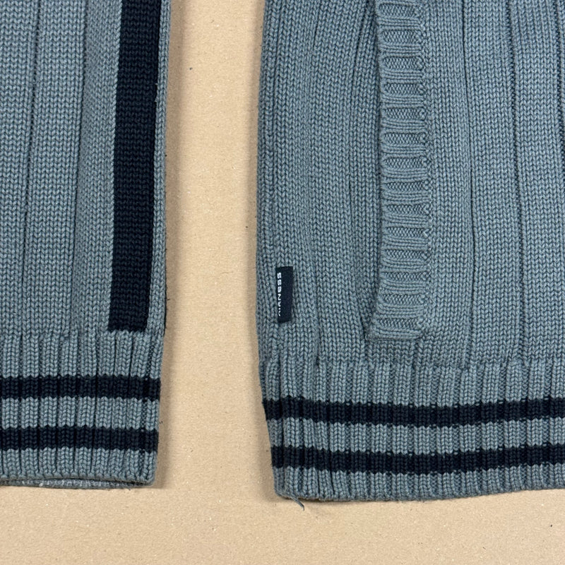 Detailansicht: Sourced limited accessories and clothes Airness grey zip-up – Logo, Nähte oder Material