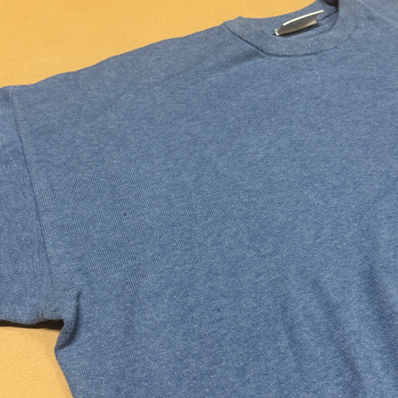 Detailansicht: Sourced limited accessories and clothes Lacoste skyblue crewneck sweatshirt – Logo, Nähte oder Material