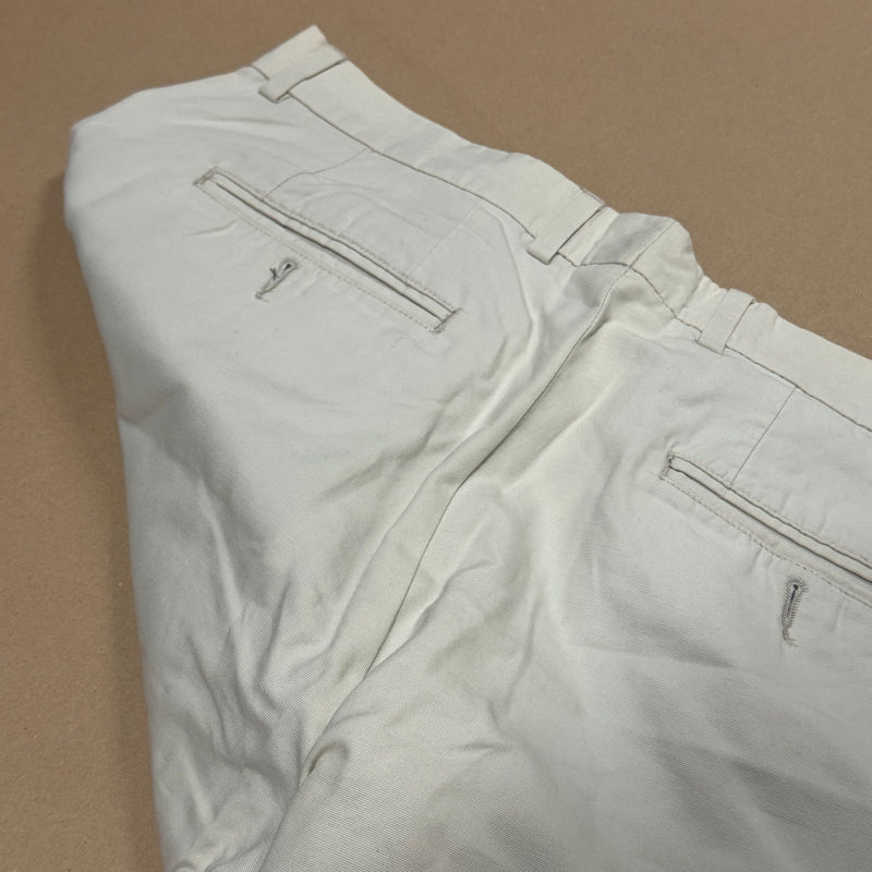 Detailansicht: Sourced limited accessories and clothes Yves Saint Laurent white chino loose pants – Logo, Nähte oder Material