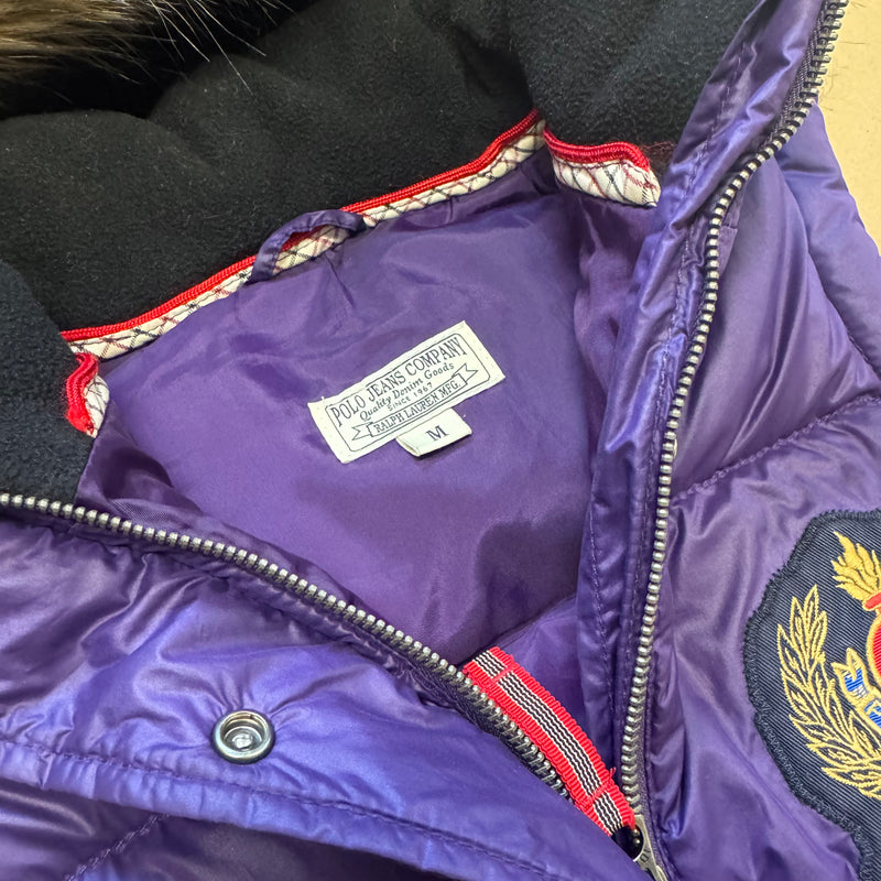 Detailansicht: Sourced limited accessories and clothes Polo Jeans Ralph Lauren pink winter vest – Logo, Nähte oder Material