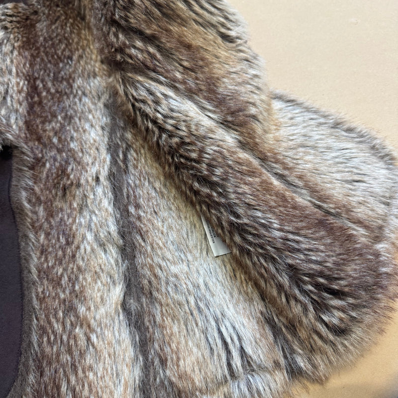 Detailansicht: Sourced limited accessories and clothes Derhy vintage fur-like patches vest – Logo, Nähte oder Material