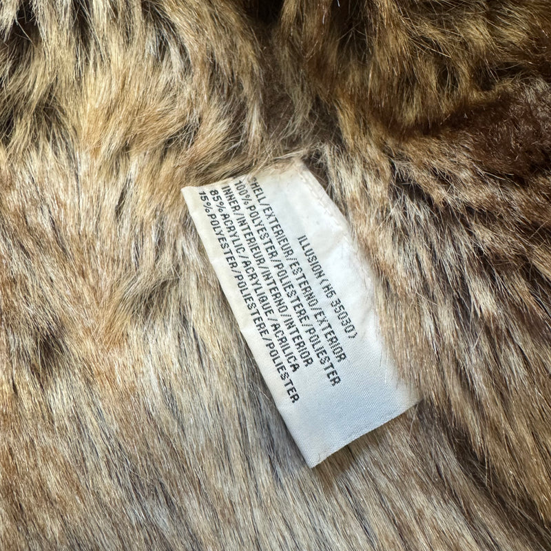 Detailansicht: Sourced limited accessories and clothes Derhy vintage fur-like patches vest – Logo, Nähte oder Material