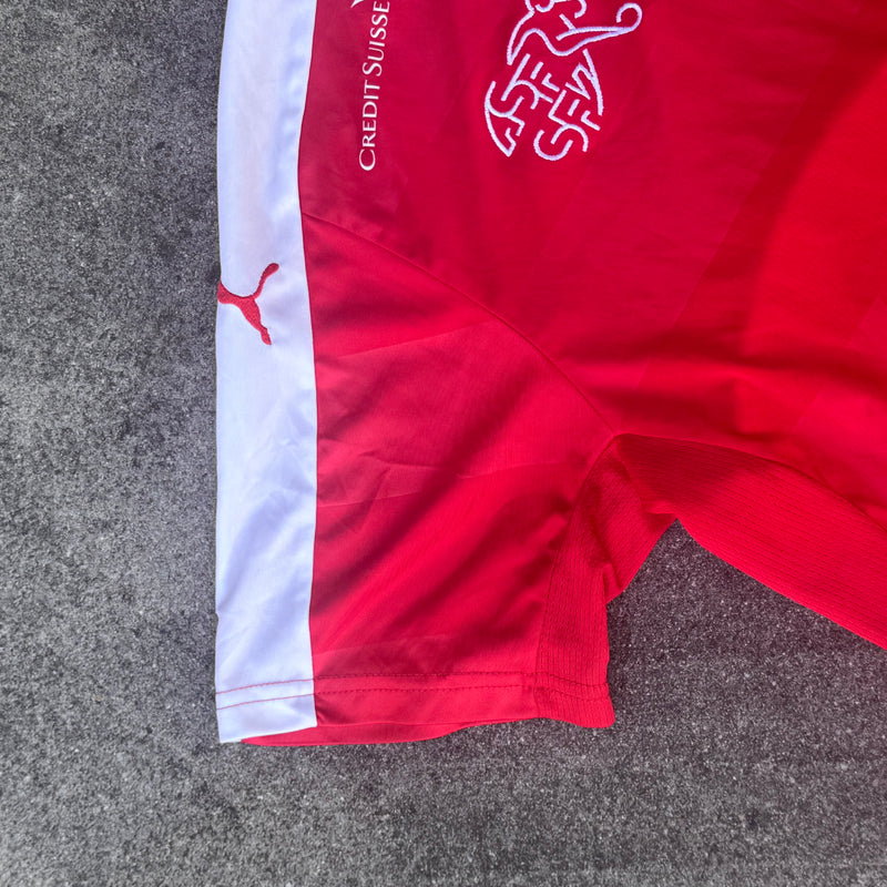 Detailansicht: Sourced limited accessories and clothes Switzerland Puma national team jersey – Logo, Nähte oder Material