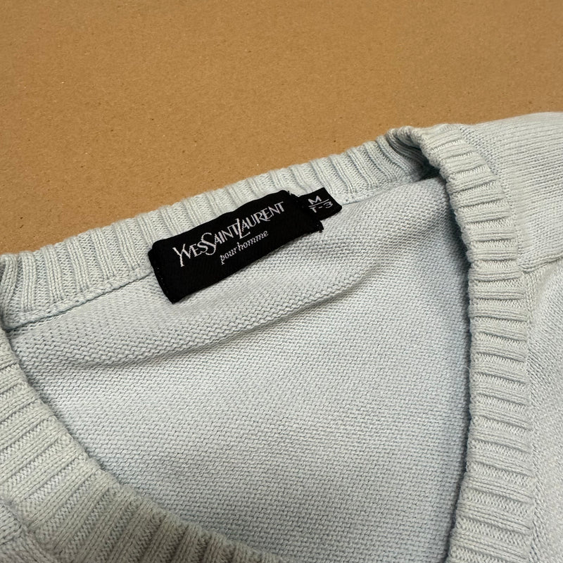 Detailansicht: Sourced limited accessories and clothes Yves Saint Laurent knitted v-neck sweatshirt – Logo, Nähte oder Material