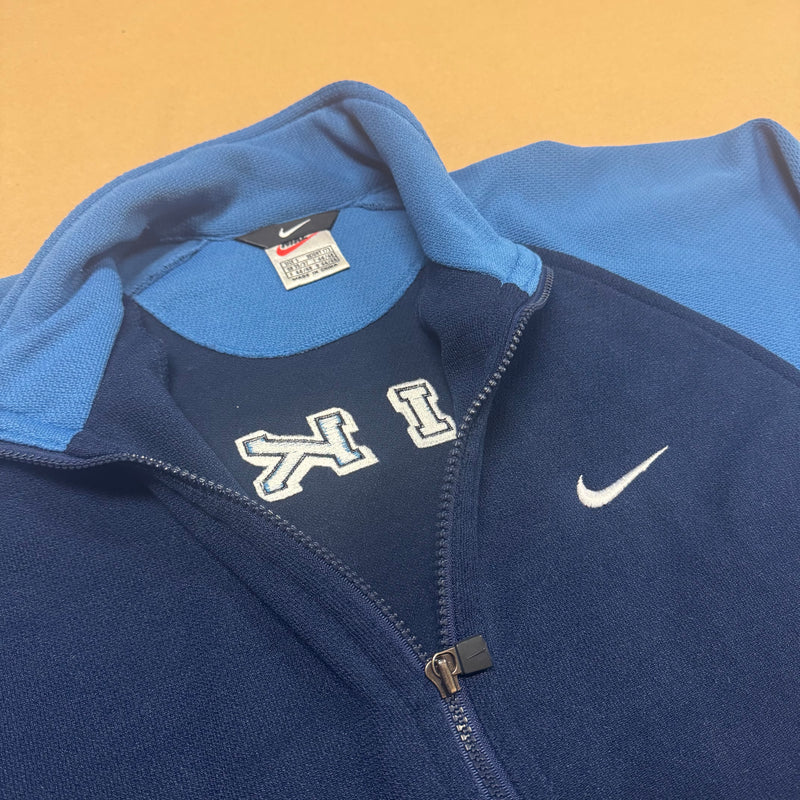 Detailansicht: Sourced limited accessories and clothes Nike vintage 90s oversized track jacket – Logo, Nähte oder Material