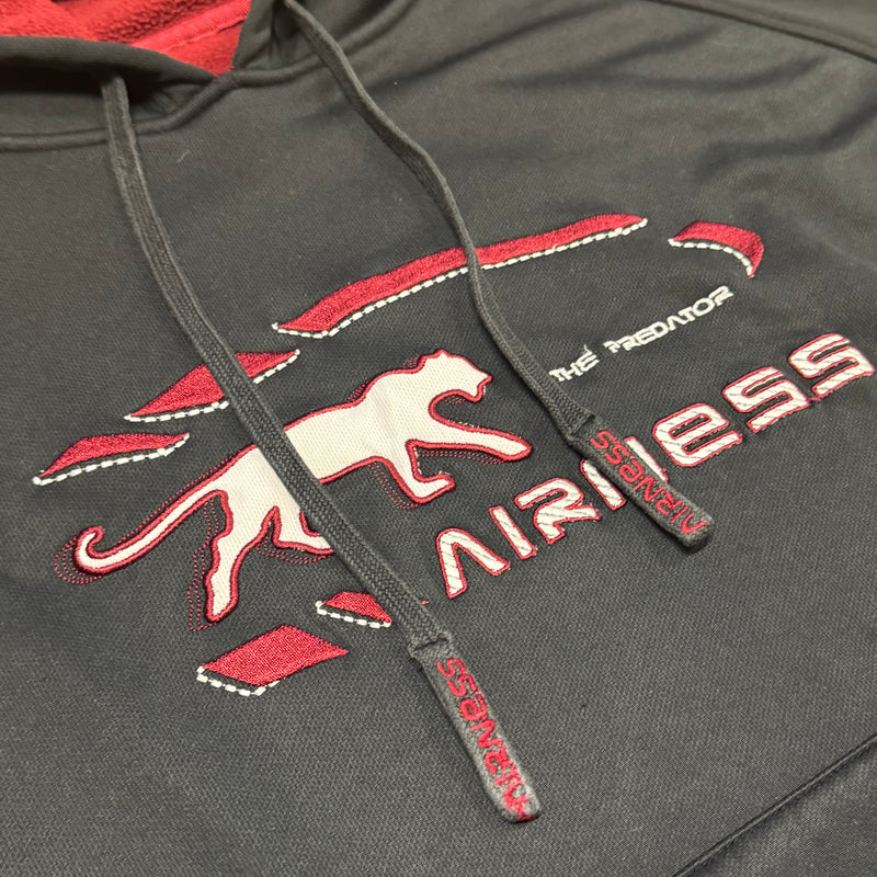 Detailansicht: Sourced limited accessories and clothes Airness streetwear style black hoodie – Logo, Nähte oder Material