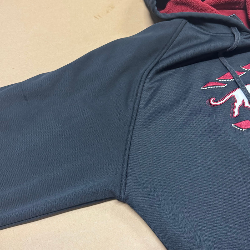 Detailansicht: Sourced limited accessories and clothes Airness streetwear style black hoodie – Logo, Nähte oder Material