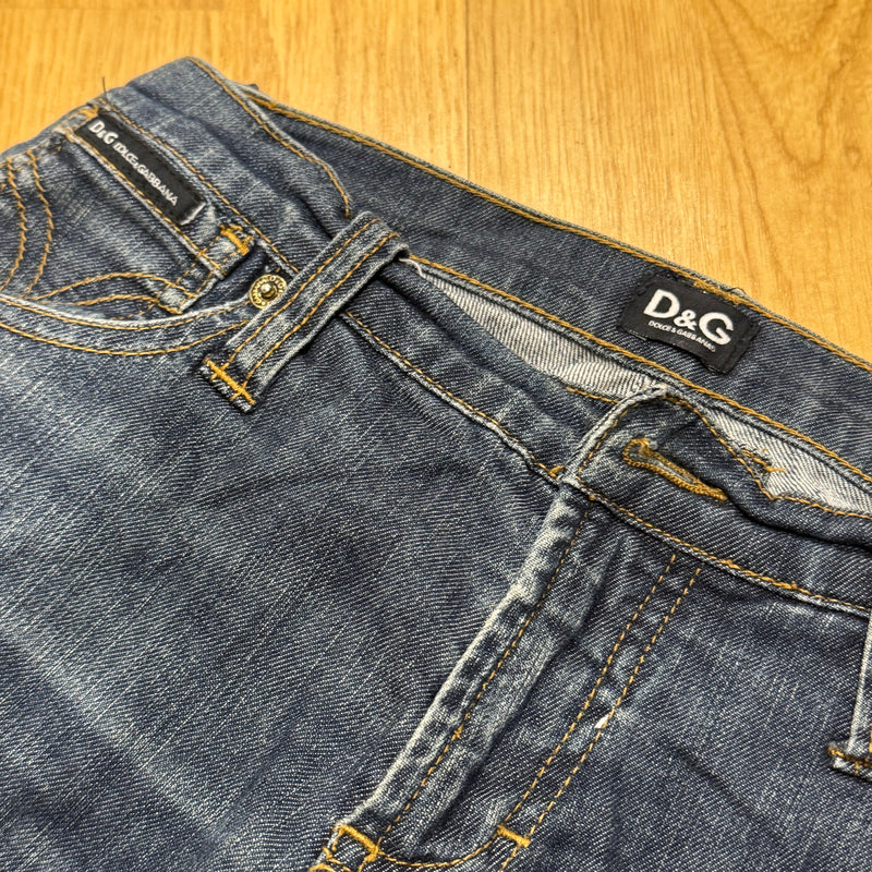 Detailansicht: Sourced limited accessories and clothes Dolce & Gabbana women’s slim jeans – Logo, Nähte oder Material