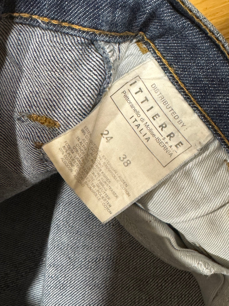 Detailansicht: Sourced limited accessories and clothes Dolce & Gabbana women’s slim jeans – Logo, Nähte oder Material