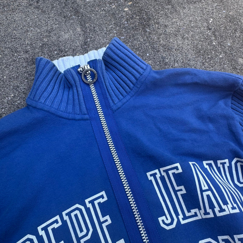 Detailansicht: Sourced limited accessories and clothes Pepe Jeans blue Y2K zip-up jacket – Logo, Nähte oder Material