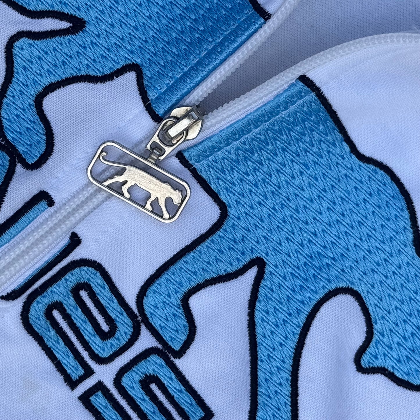 Airness streetwear 00s white track jacket
