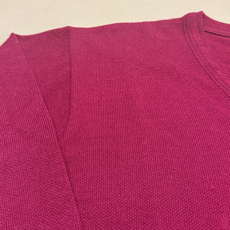 Detailansicht: Sourced limited accessories and clothes Lacoste burgundy knitted sweater – Logo, Nähte oder Material