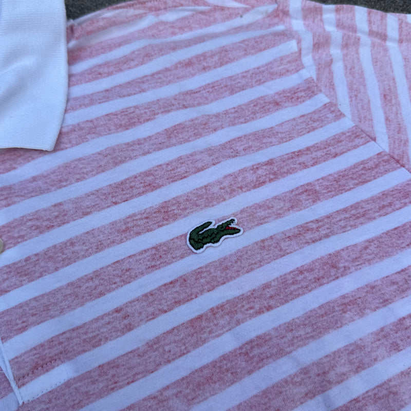 Detailansicht: Sourced limited accessories and clothes Lacoste Live vintage reversed stripes polo – Logo, Nähte oder Material