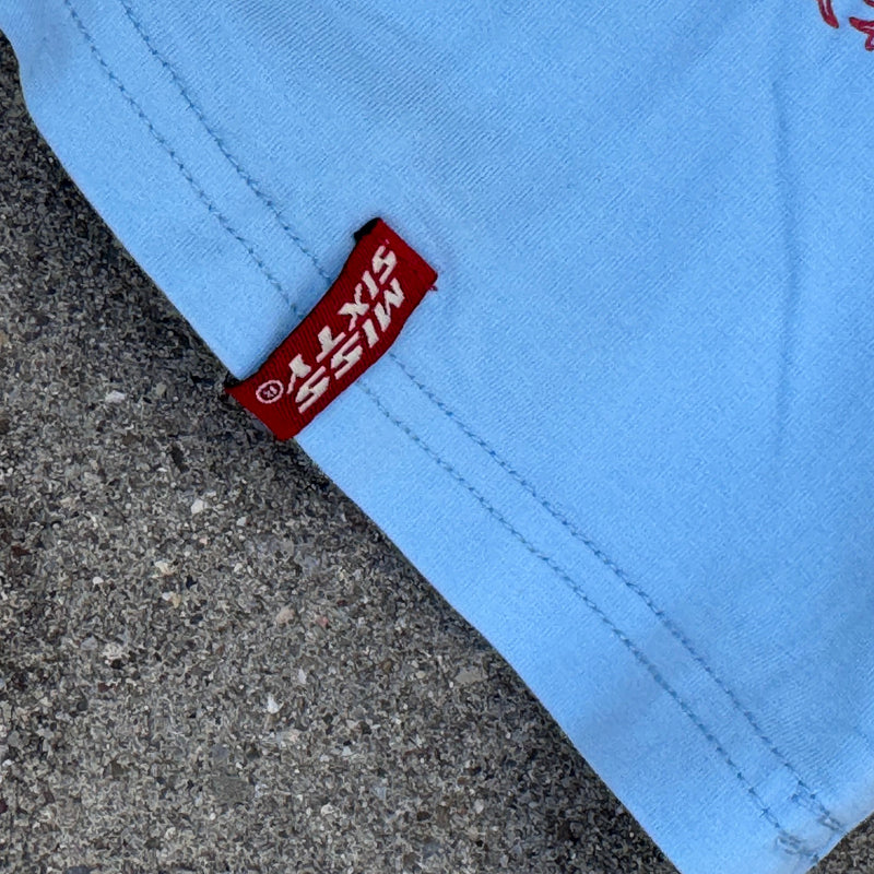 Detailansicht: Sourced limited accessories and clothes Miss Sixty Asian Leaves Y2K t-shirt – Logo, Nähte oder Material