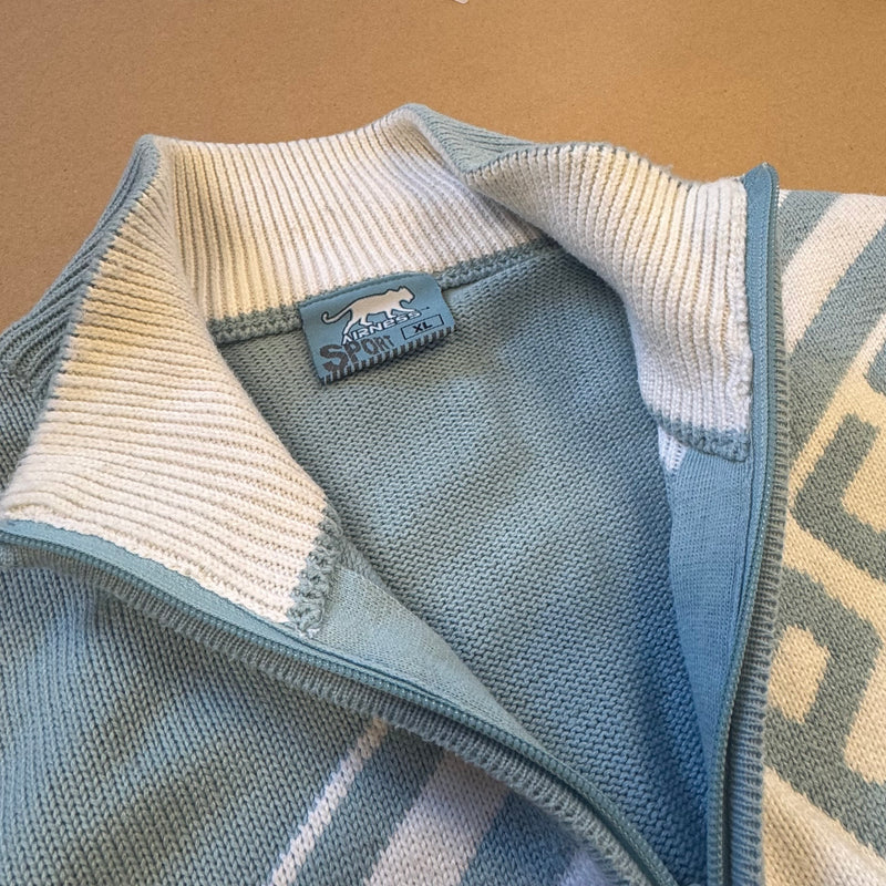 Detailansicht: Sourced limited accessories and clothes Airness streetwear sky blue knitted jacket – Logo, Nähte oder Material