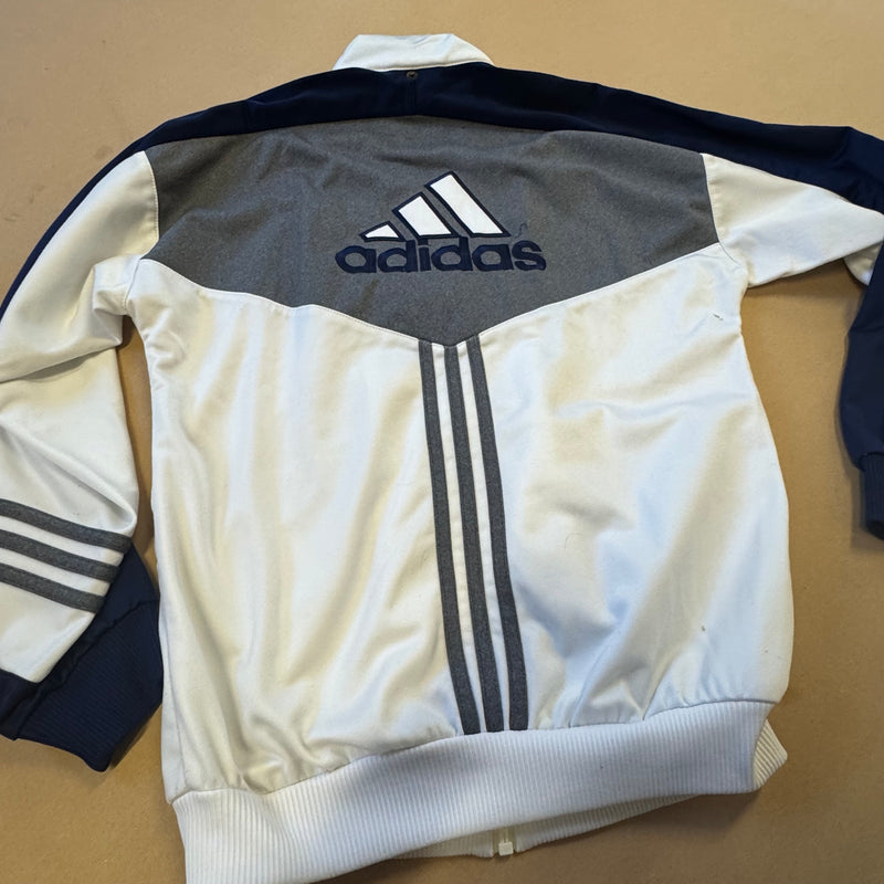 Detailansicht: Sourced limited accessories and clothes Adidas 90s vintage white track jacket – Logo, Nähte oder Material