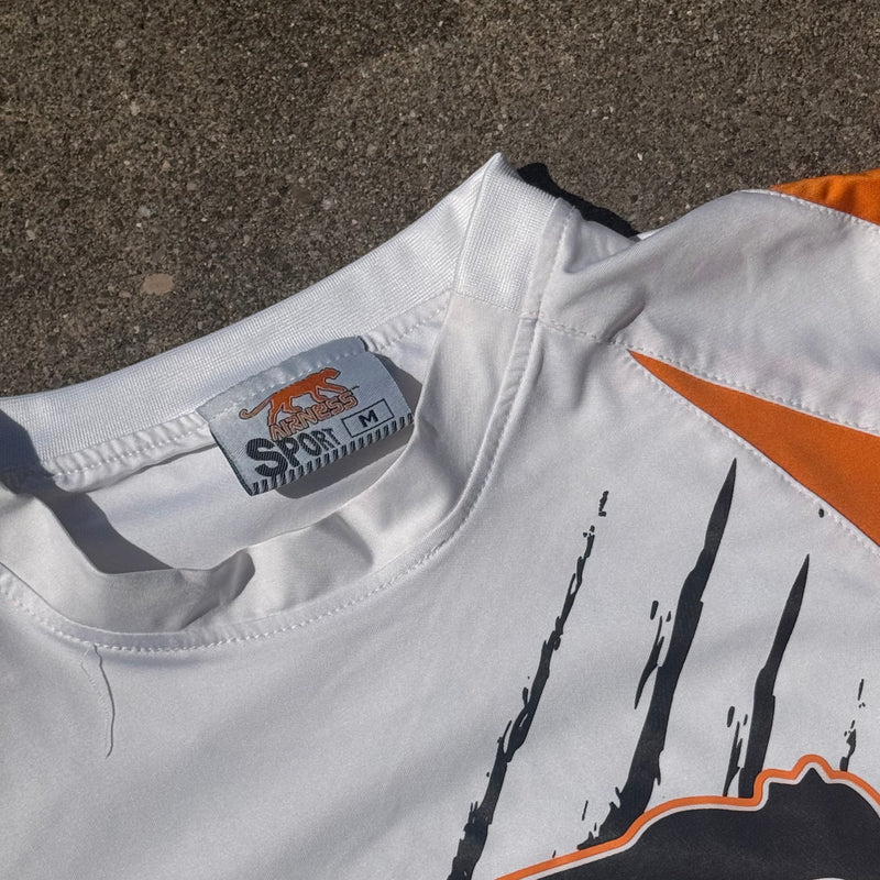 Detailansicht: Sourced limited accessories and clothes Airness streetwear 00s white t-shirt – Logo, Nähte oder Material