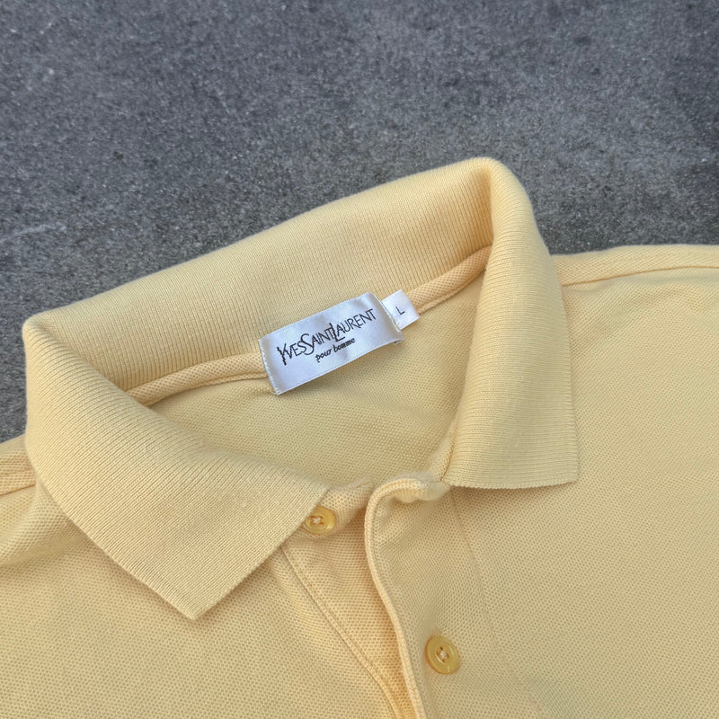 Detailansicht: Sourced limited accessories and clothes Yves Saint Laurent vintage yellow poloshirt – Logo, Nähte oder Material