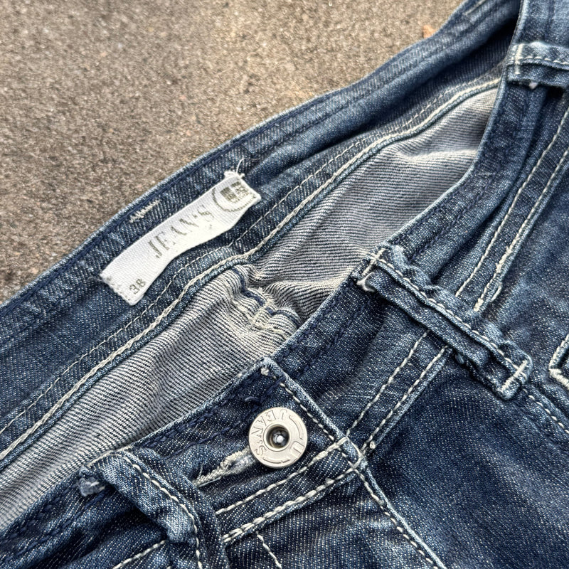 Detailansicht: Sourced limited accessories and clothes J’eans U vintage bootcut wide leg jeans – Logo, Nähte oder Material