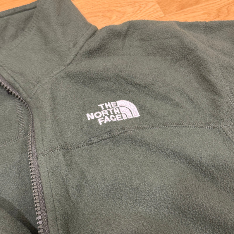 Detailansicht: Sourced limited accessories and clothes The North Face green fleece jacket – Logo, Nähte oder Material