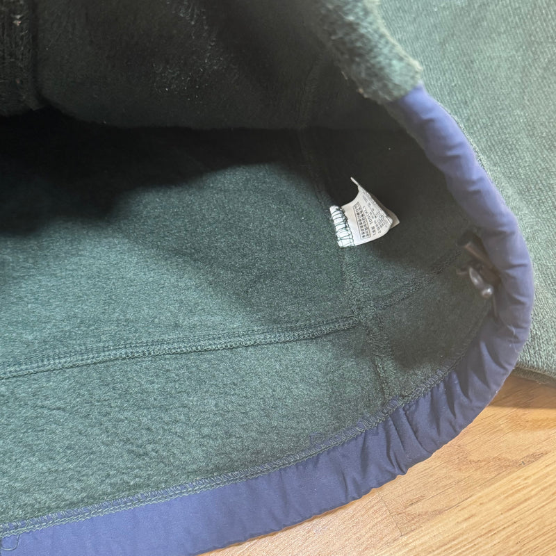 Detailansicht: Sourced limited accessories and clothes The North Face interior warm fleece jacket – Logo, Nähte oder Material