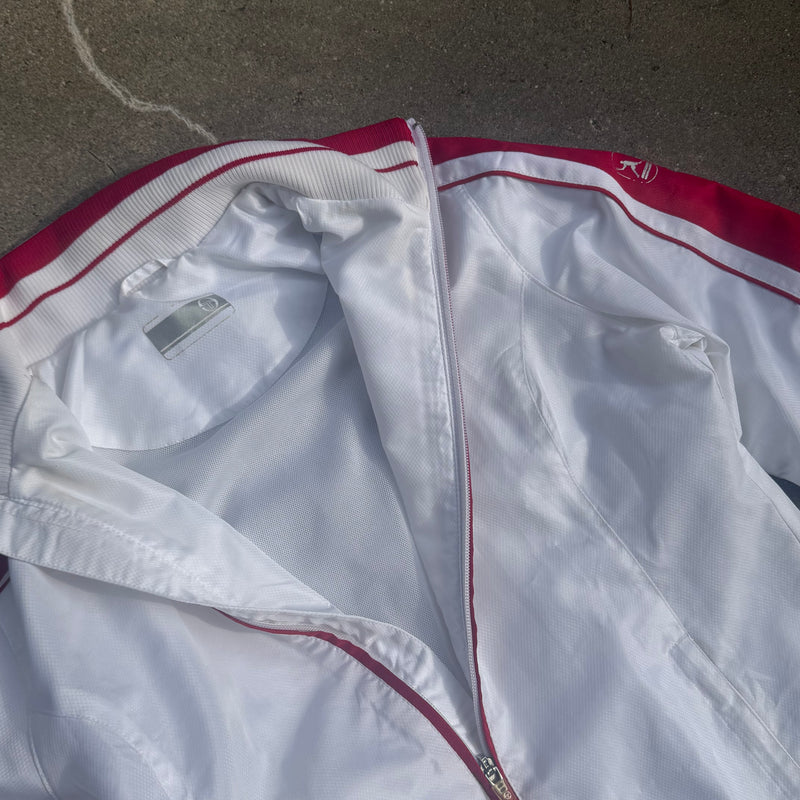 Detailansicht: Sourced limited accessories and clothes Sergio Tacchini white and red retro track jacket – Logo, Nähte oder Material