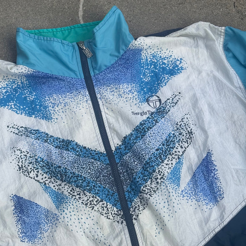 Detailansicht: Sourced limited accessories and clothes Sergio Tacchini vintage 90s track jacket – Logo, Nähte oder Material