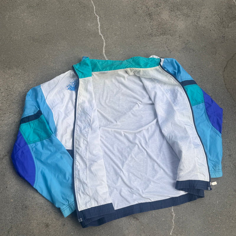 Detailansicht: Sourced limited accessories and clothes Sergio Tacchini vintage 90s track jacket – Logo, Nähte oder Material