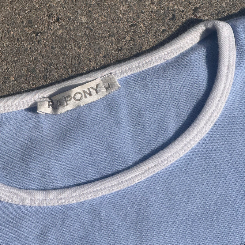 Detailansicht: Sourced limited accessories and clothes Giorgio Armani vintage blue longsleeve – Logo, Nähte oder Material