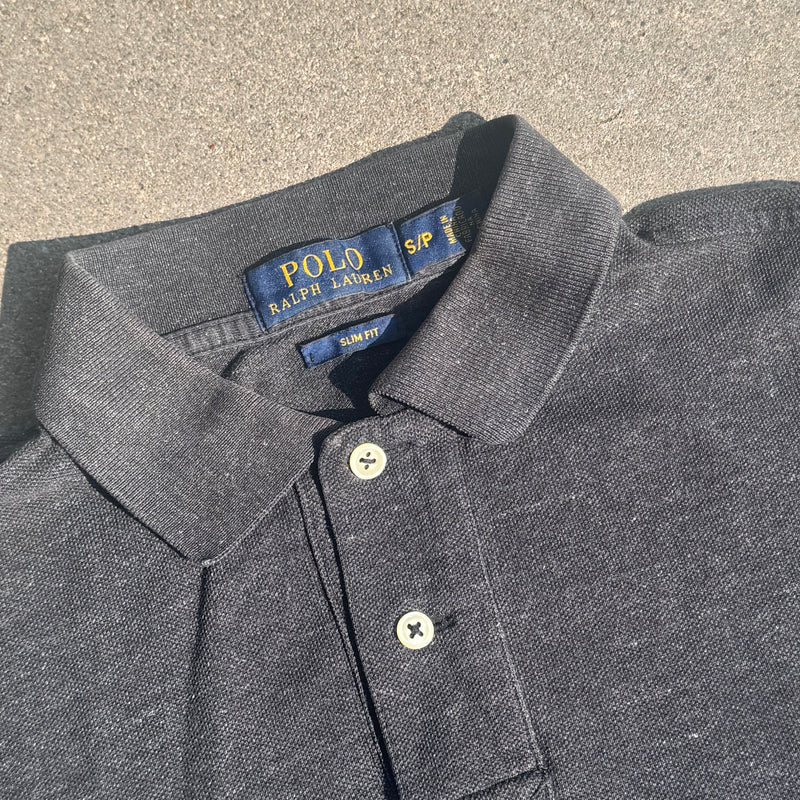 Detailansicht: Sourced limited accessories and clothes Polo Ralph Lauren classic grey poloshirt – Logo, Nähte oder Material