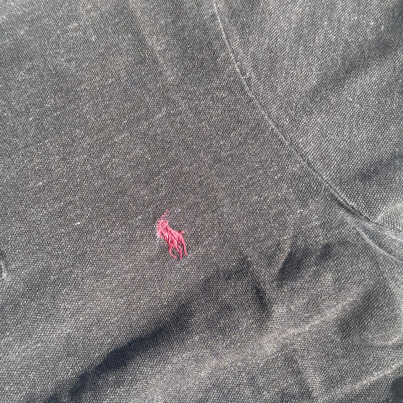 Detailansicht: Sourced limited accessories and clothes Polo Ralph Lauren classic grey poloshirt – Logo, Nähte oder Material
