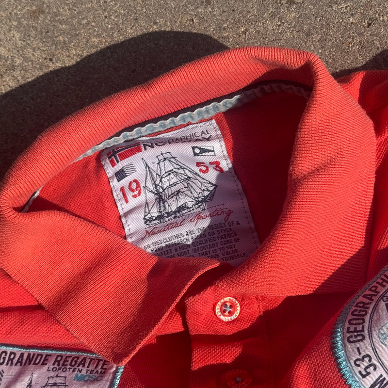 Detailansicht: Sourced limited accessories and clothes Monte Carlo orange streetwear poloshirt – Logo, Nähte oder Material