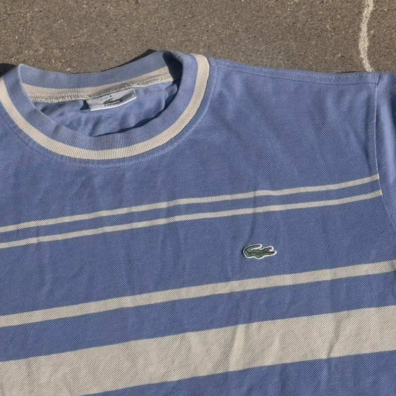 Detailansicht: Sourced limited accessories and clothes Lacoste vintage sky blue 90s T-shirt – Logo, Nähte oder Material
