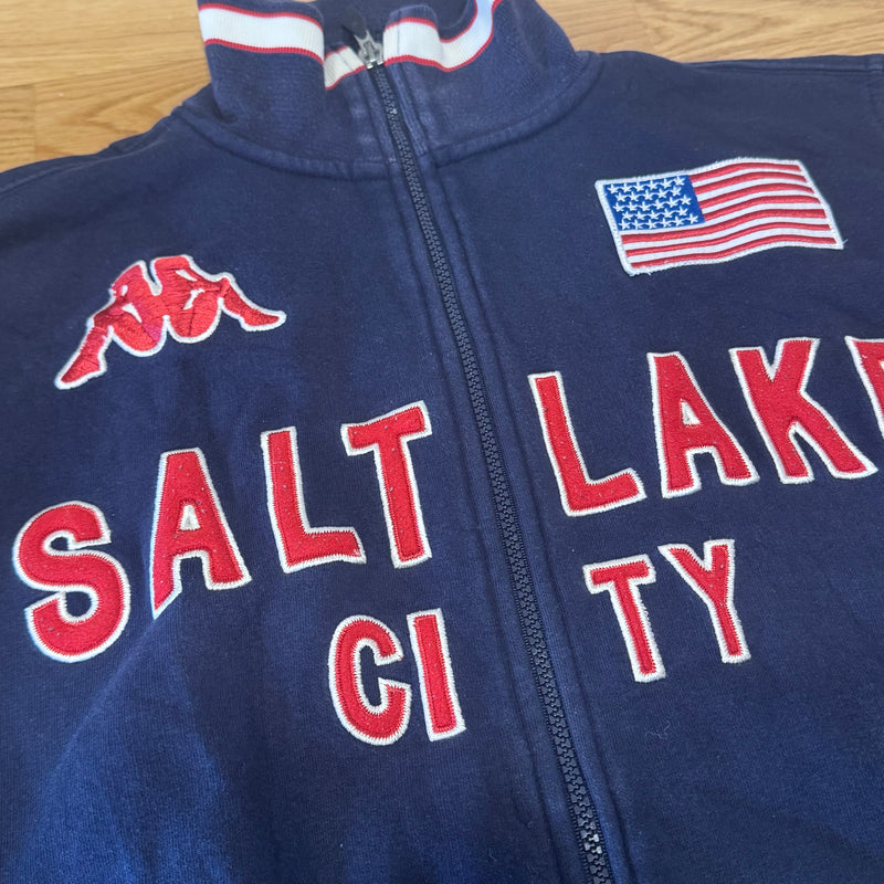 Detailansicht: Sourced limited accessories and clothes Kappa Salt Lake City USA zip-up – Logo, Nähte oder Material