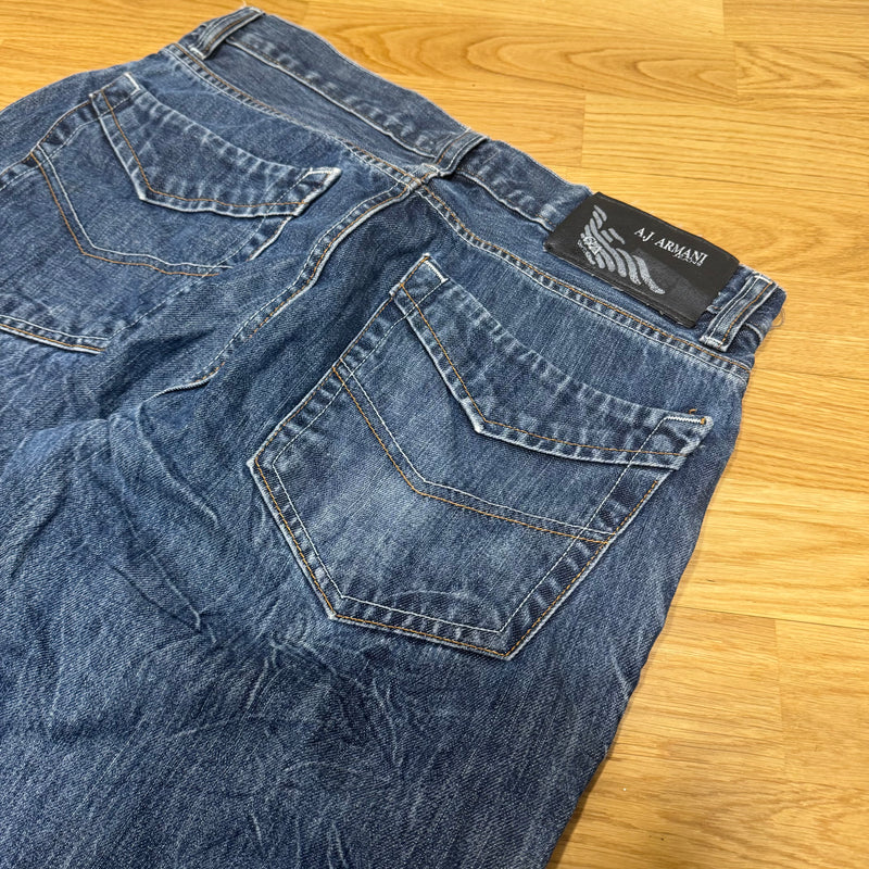 Detailansicht: Sourced limited accessories and clothes Armani stone washed straight leg jeans – Logo, Nähte oder Material