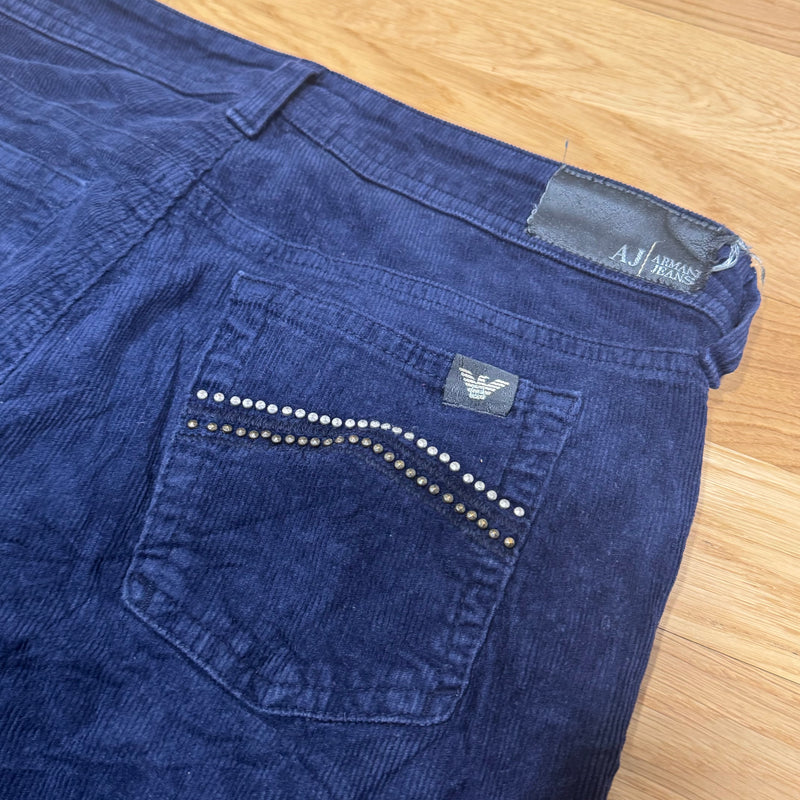 Detailansicht: Sourced limited accessories and clothes Armani Jeans blue classic women’s pants – Logo, Nähte oder Material