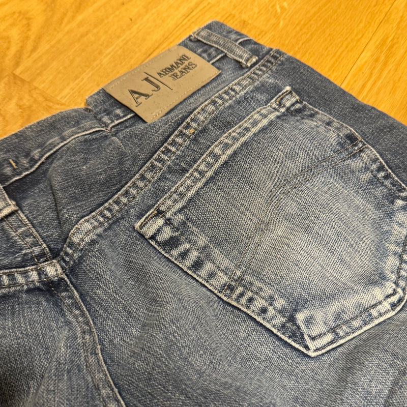 Detailansicht: Sourced limited accessories and clothes Armani Jeans vintage baggy pants – Logo, Nähte oder Material