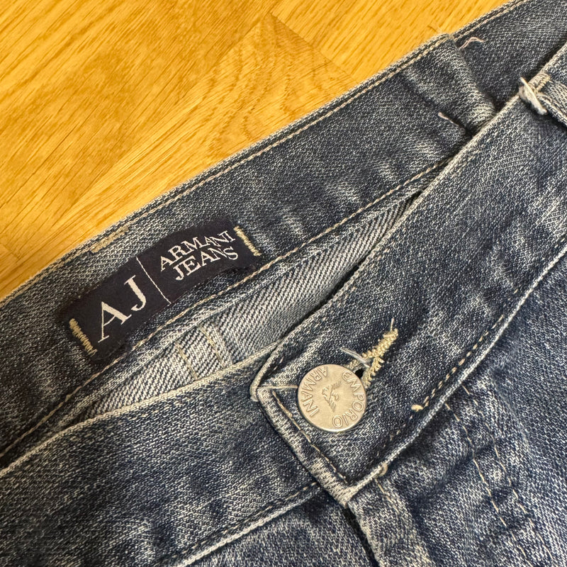 Detailansicht: Sourced limited accessories and clothes Armani Jeans vintage baggy pants – Logo, Nähte oder Material