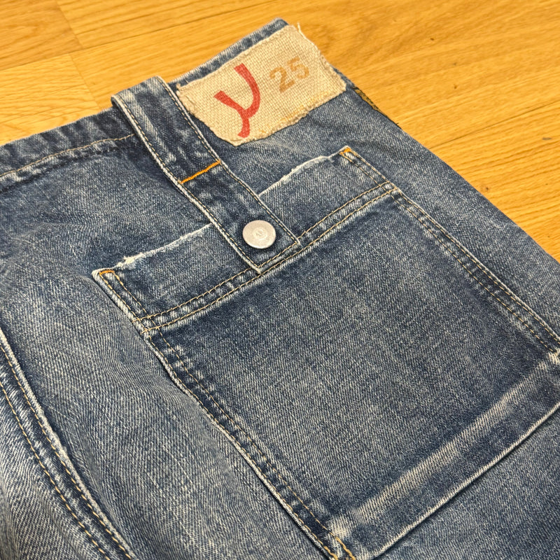 Detailansicht: Sourced limited accessories and clothes Armani 25 vintage baggy denim cargo jeans – Logo, Nähte oder Material