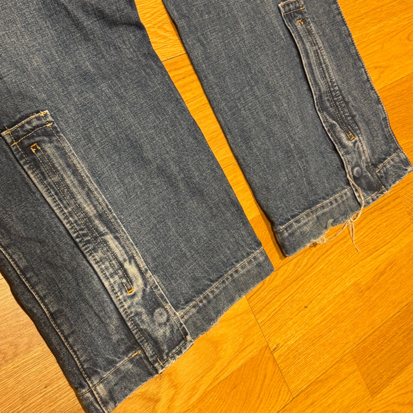 Armani 25 vintage baggy denim cargo jeans