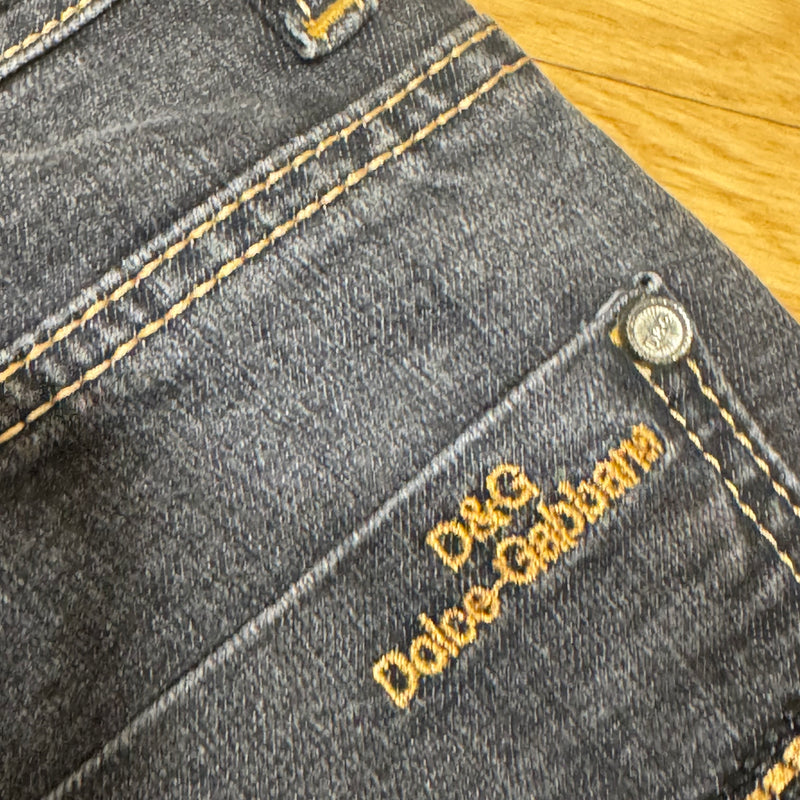 Detailansicht: Sourced limited accessories and clothes Dolce & Gabbana vintage classic jeans – Logo, Nähte oder Material