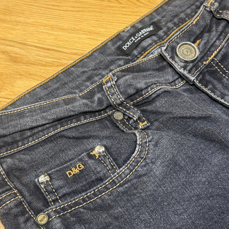 Detailansicht: Sourced limited accessories and clothes Dolce & Gabbana vintage classic jeans – Logo, Nähte oder Material