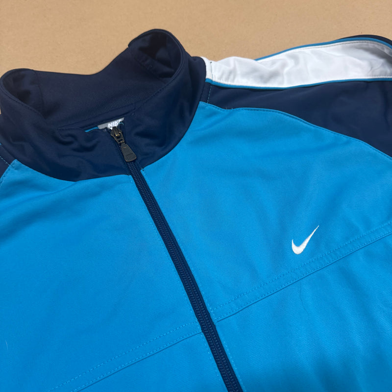 Detailansicht: Sourced limited accessories and clothes Nike vintage blue track jacket – Logo, Nähte oder Material