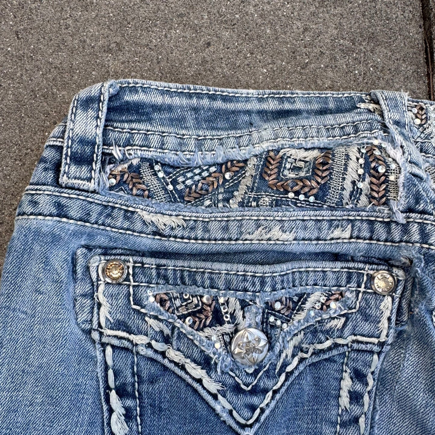 Miss Me mid rise straight Y2K jeans