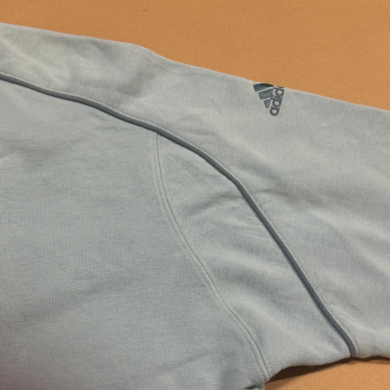 Detailansicht: Sourced limited accessories and clothes Adidas vintage 00s blue sweatshirt – Logo, Nähte oder Material