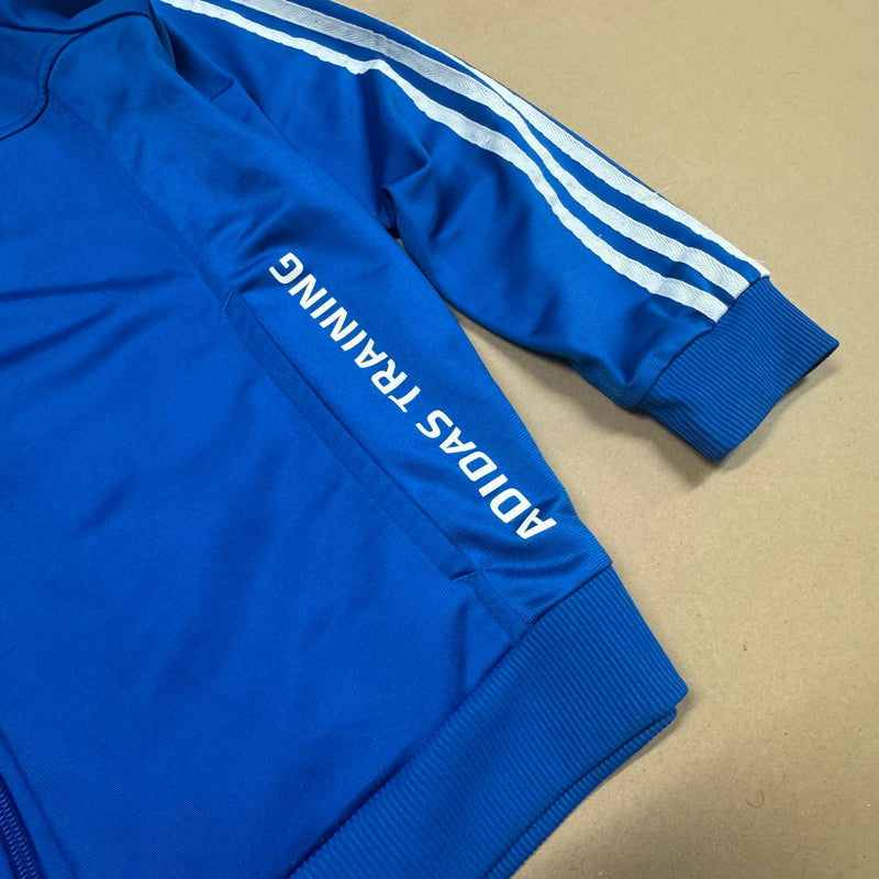 Detailansicht: Sourced limited accessories and clothes Adidas training vintage blue track jacket – Logo, Nähte oder Material