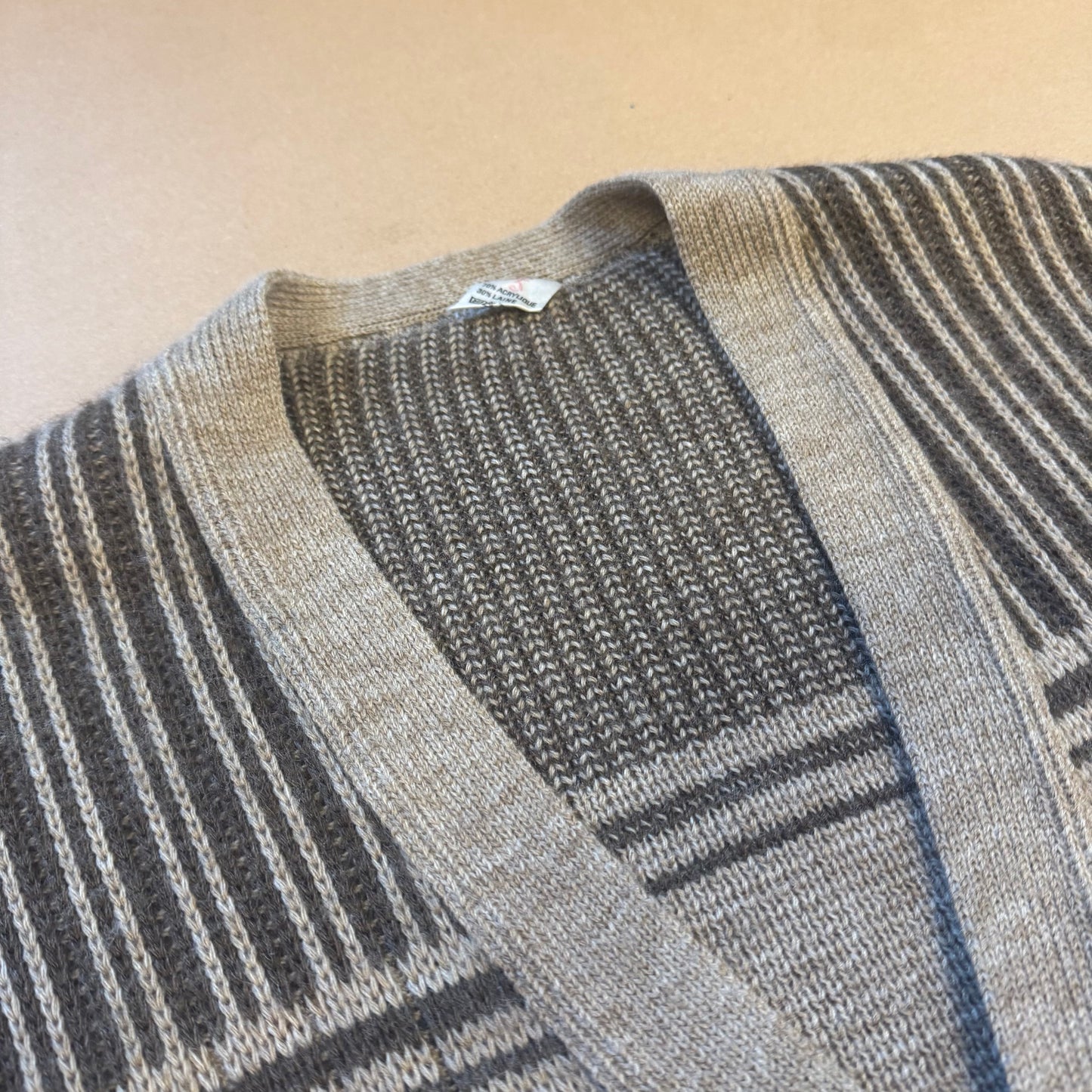 Vintage knitted 90s brown cardigan