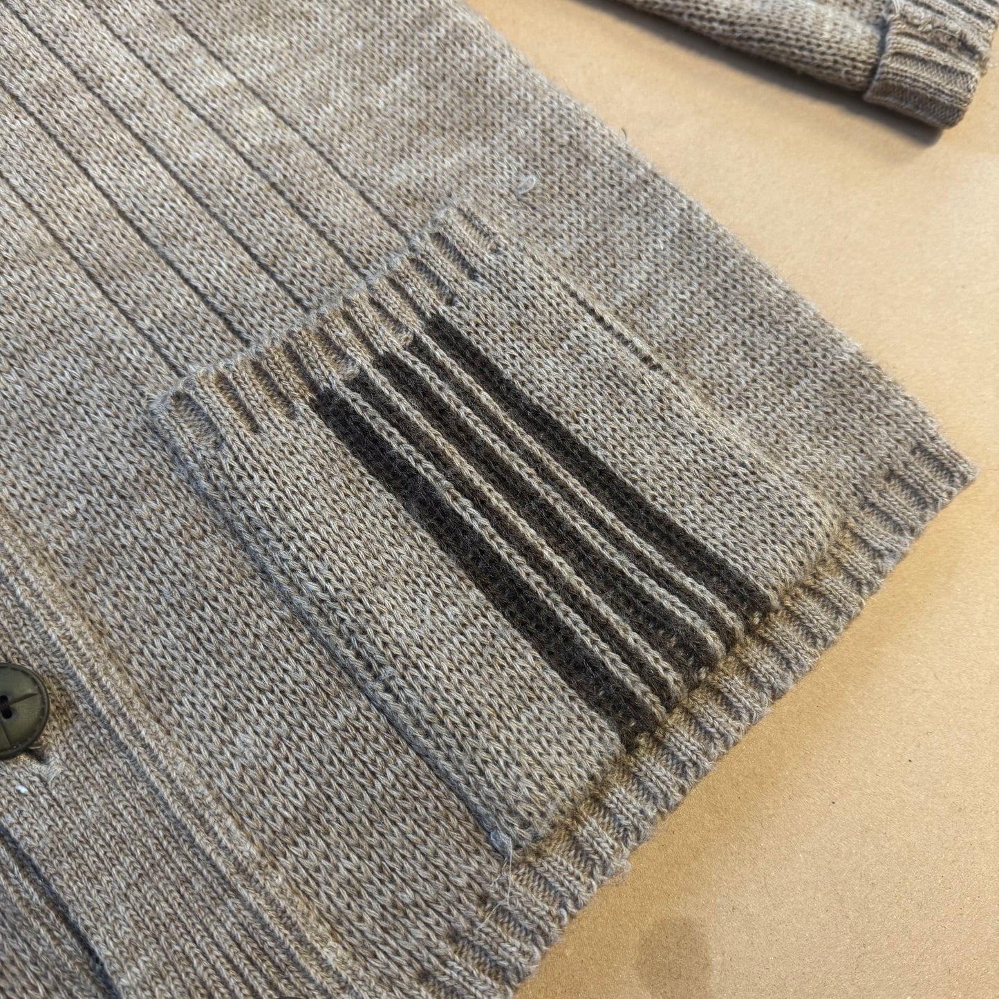 Vintage knitted 90s brown cardigan