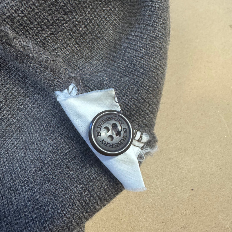 Detailansicht: Sourced limited accessories and clothes Burberry London vintage brown wool vest – Logo, Nähte oder Material